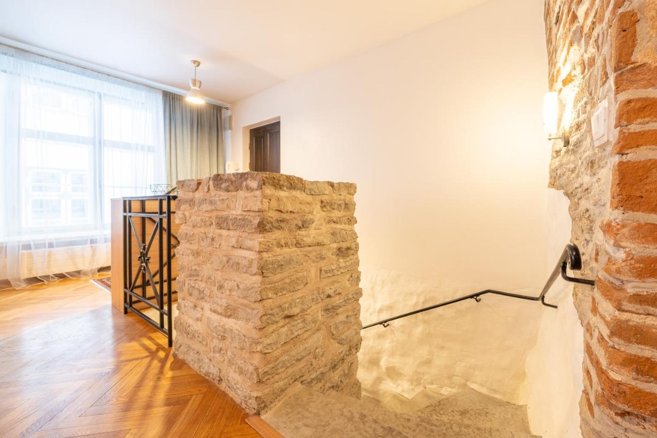 Old Town - Viru Gate Apartment Tallinn Ngoại thất bức ảnh