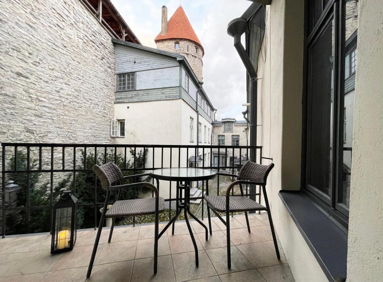 Old Town - Viru Gate Apartment Tallinn Ngoại thất bức ảnh