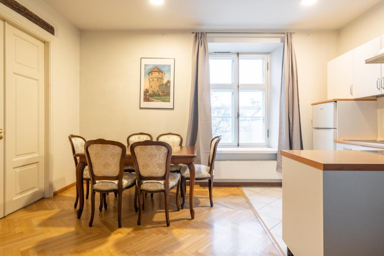 Old Town - Viru Gate Apartment Tallinn Ngoại thất bức ảnh