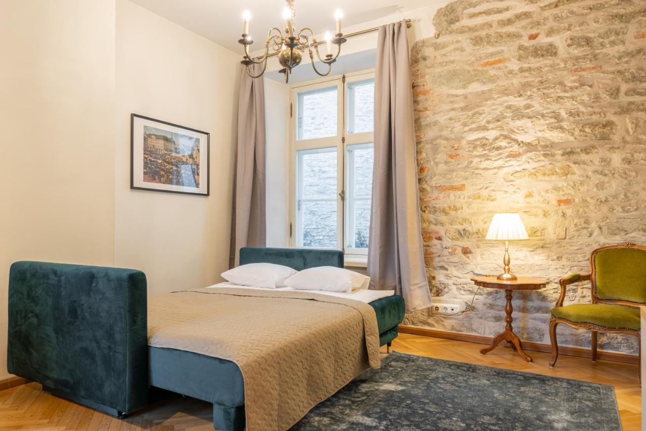 Old Town - Viru Gate Apartment Tallinn Ngoại thất bức ảnh